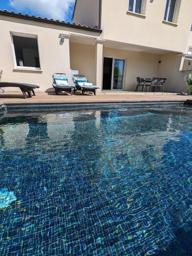 Fabregues Villa | Villa with air-conditioned pool, 15 minutes from beaches and Montpellier