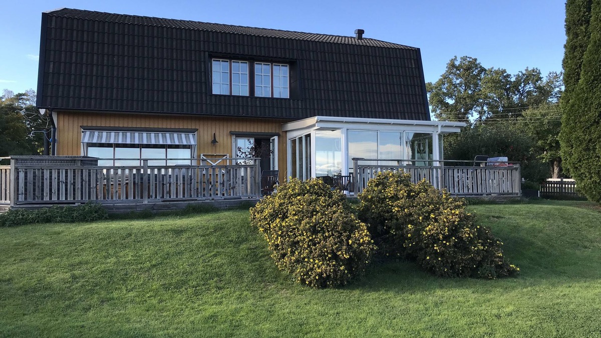 Ekero House | Villa with amazing view and a big garden. SPA-pool on porch.