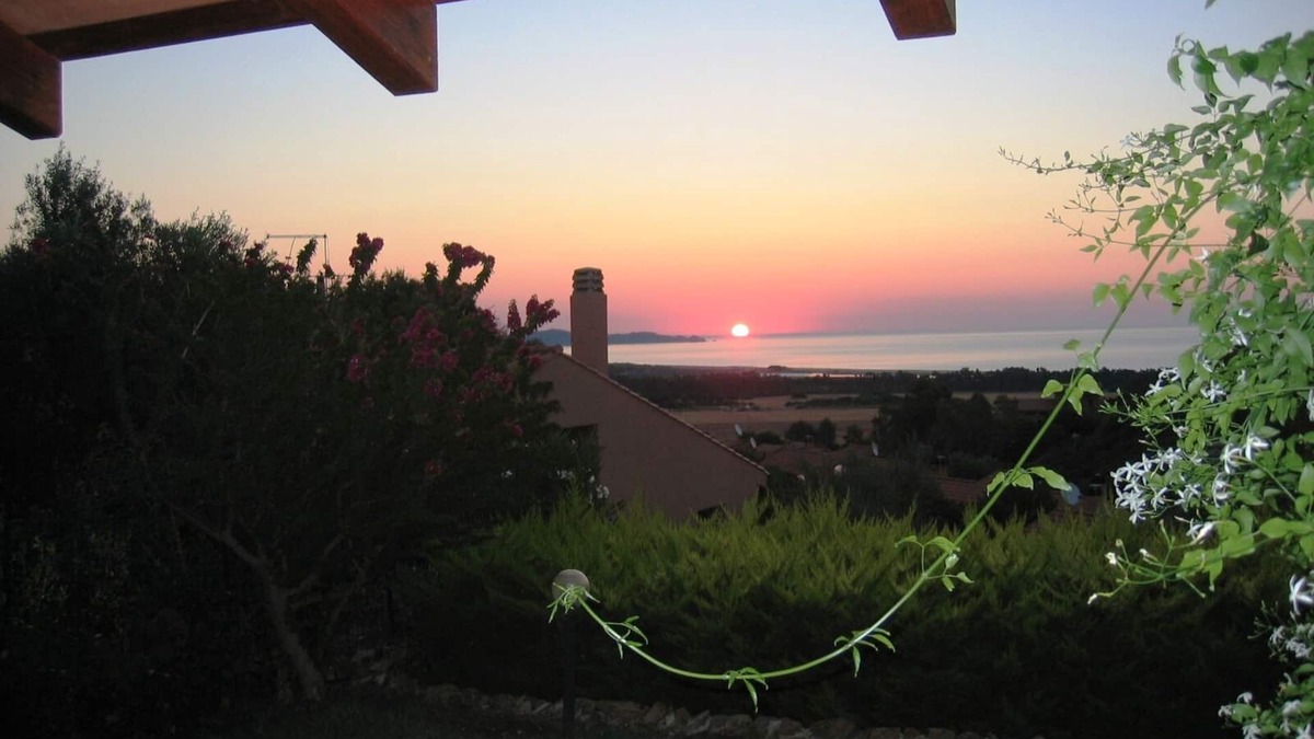 Costa Rei Villa | Villa with beautiful garden overlooking the sea