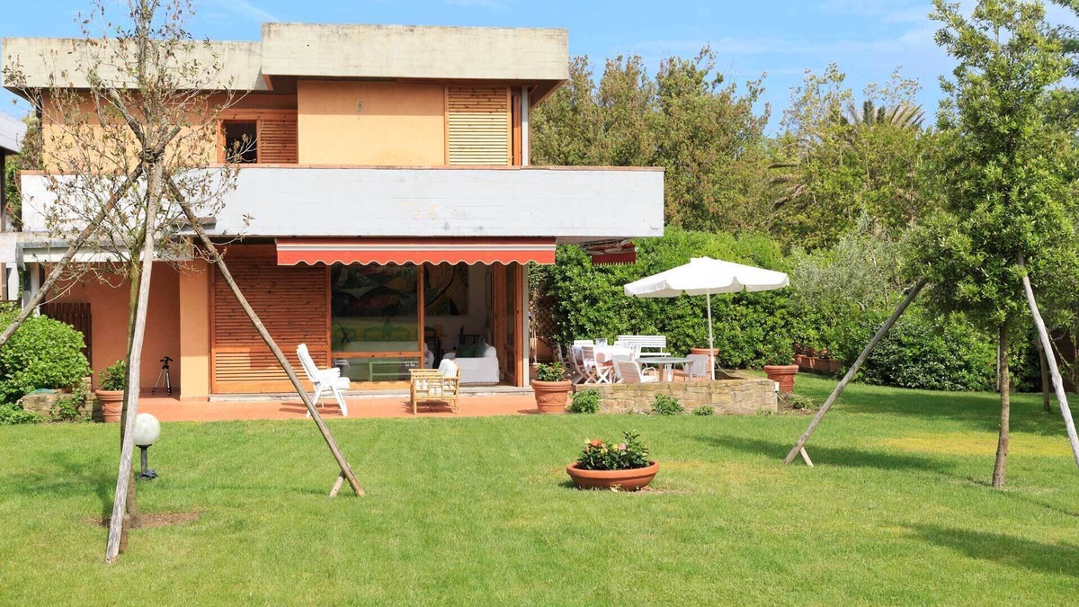 Punta Ala House | Villa with beautiful garden near Punta Ala beach. A/C in bedrooms.