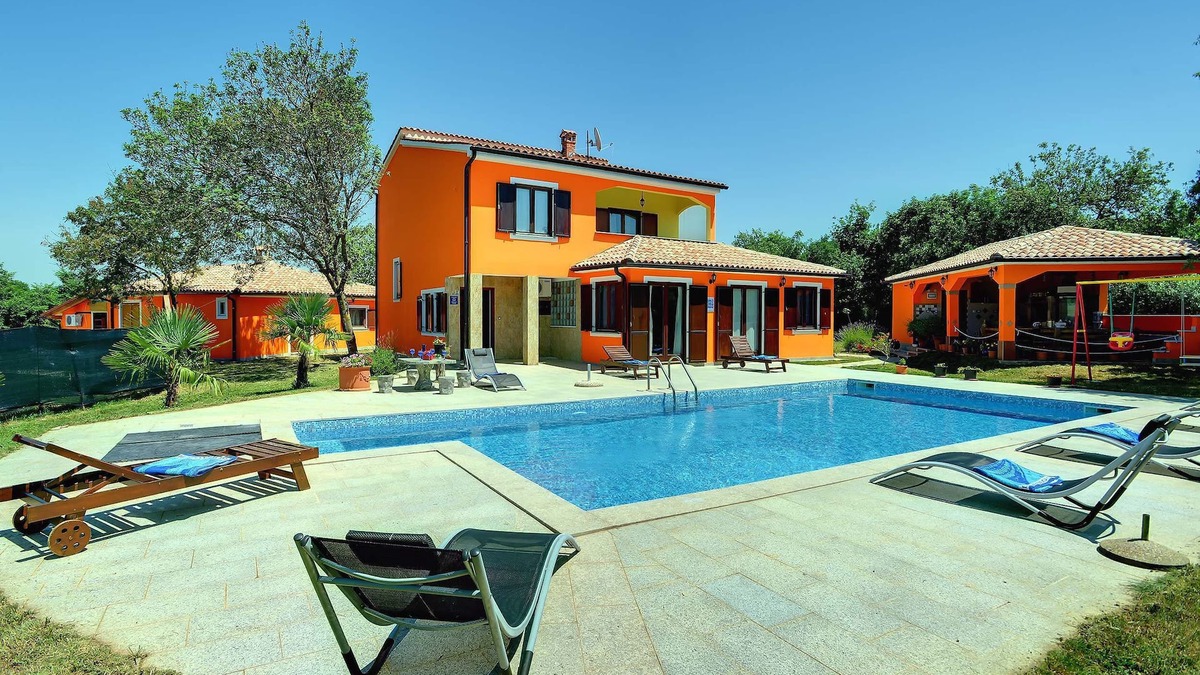 Valtura Villa | Villa with big garden and large pool near Pula JULY/AUGUST 30% DISCOUNT