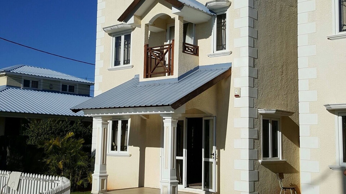 Bain Boeuf Villa | villa with communal pool 200m from the magnificent beach of bain boeuf