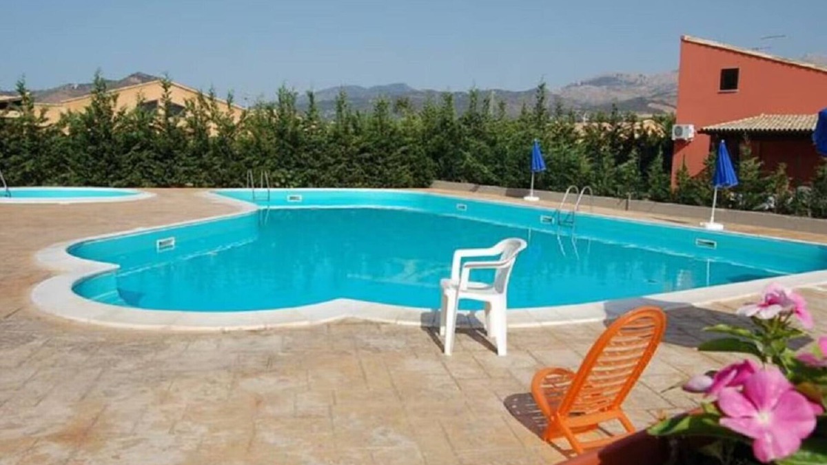 Piana Calzata Villa | Villa with condominium pool within walking distance of the sea, sleeps 8.