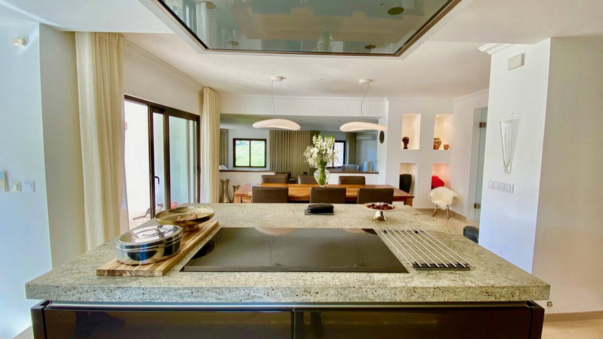 Quarteira Cottage | Villa with exquisite finishes