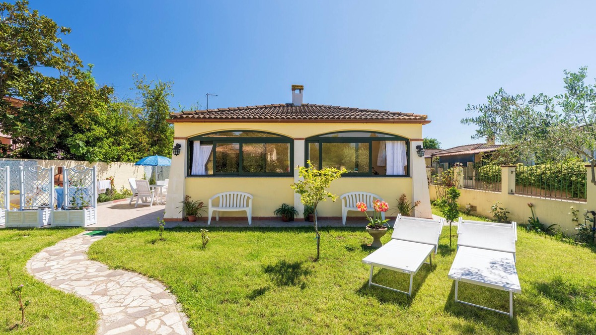 Arbatax House | Villa with garden 200 meters from the sea