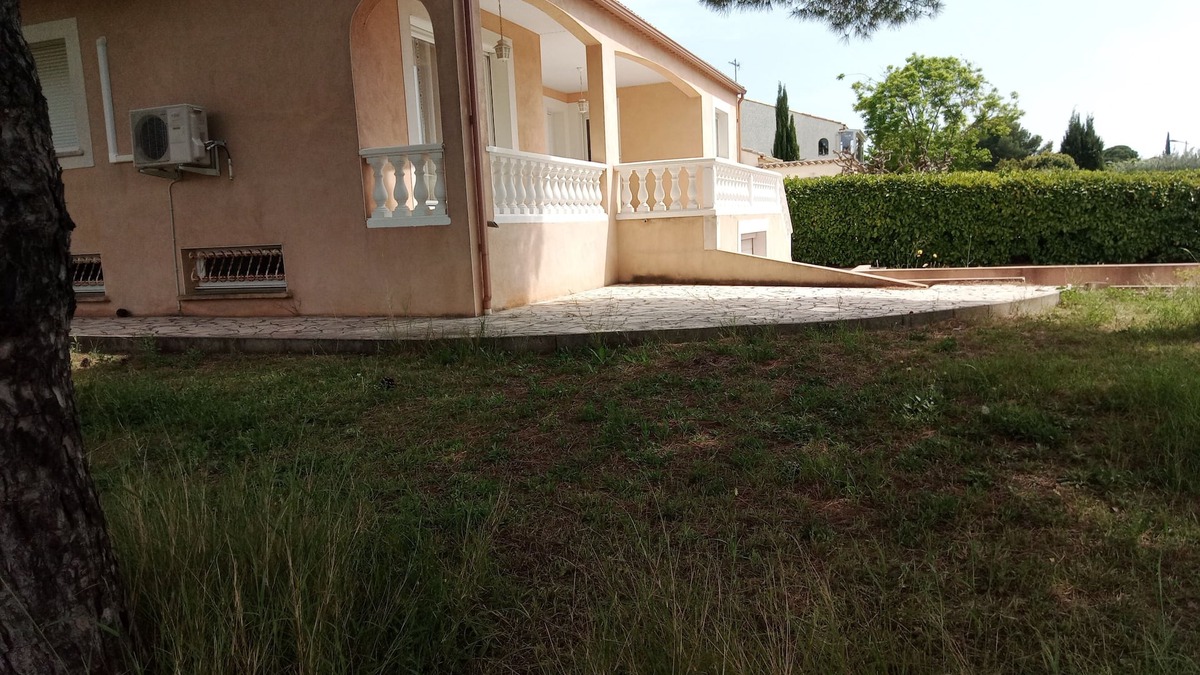 Pinet House | Villa with garden and barbecue between beaches and scrubland
