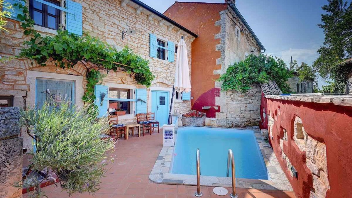 Rezanci Villa | Villa with outdoor pool and barbecue terrace
