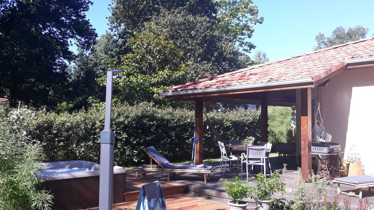 Messanges Villa | Villa with outdoor spa, Messanges center by the ocean