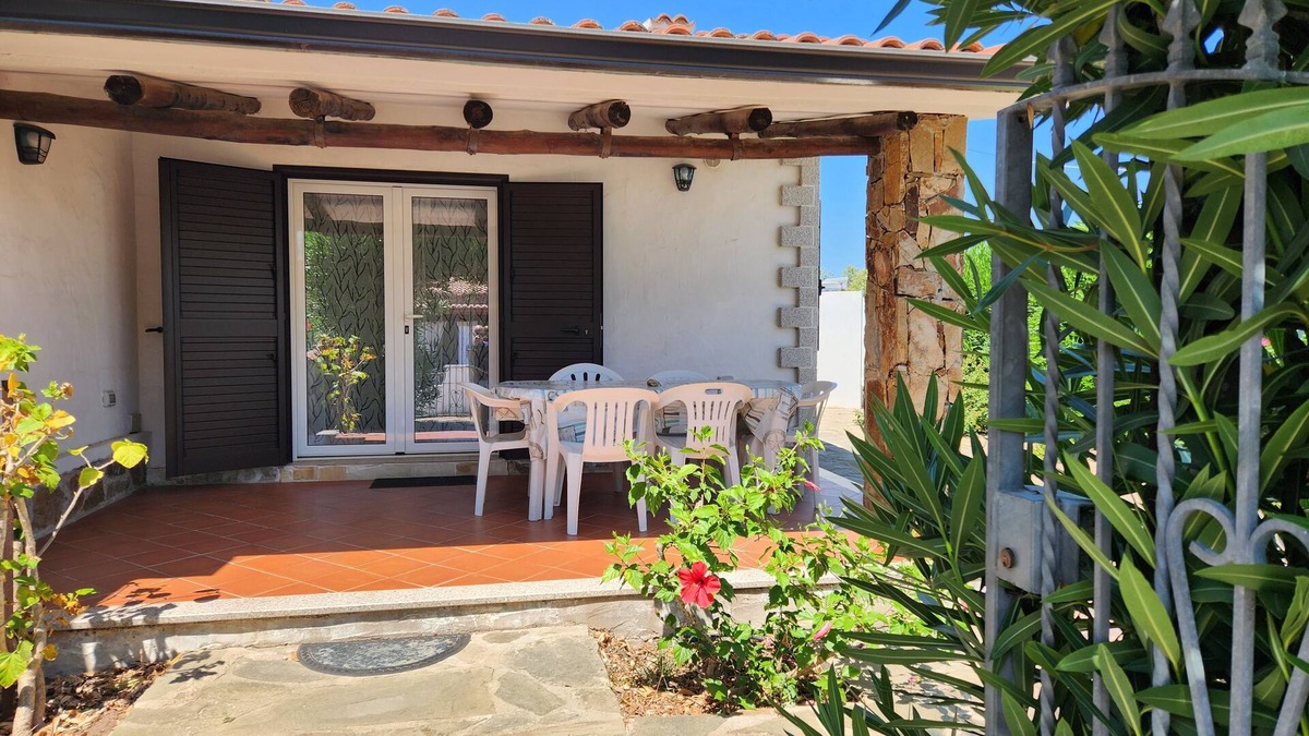 San Teodoro City Centre House | Villa with parking and veranda, 900 m from the beach - San Teodoro