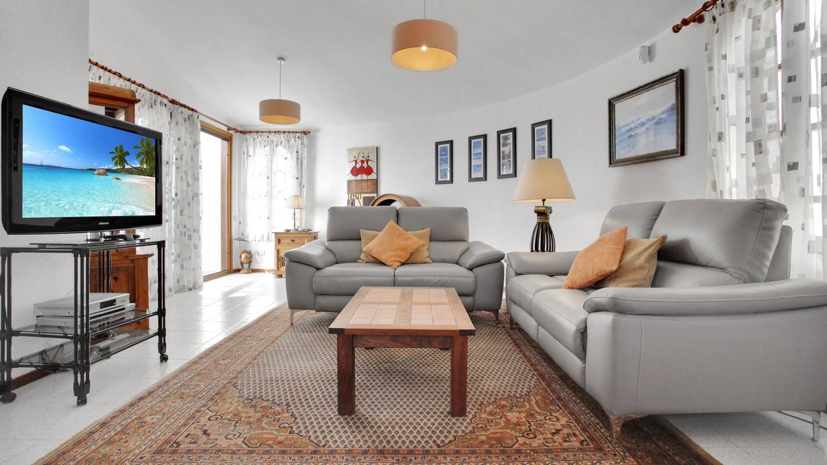 Parque Holandes Villa | Villa with pool overlooking the Atlantic Ocean and Parque Holandes.