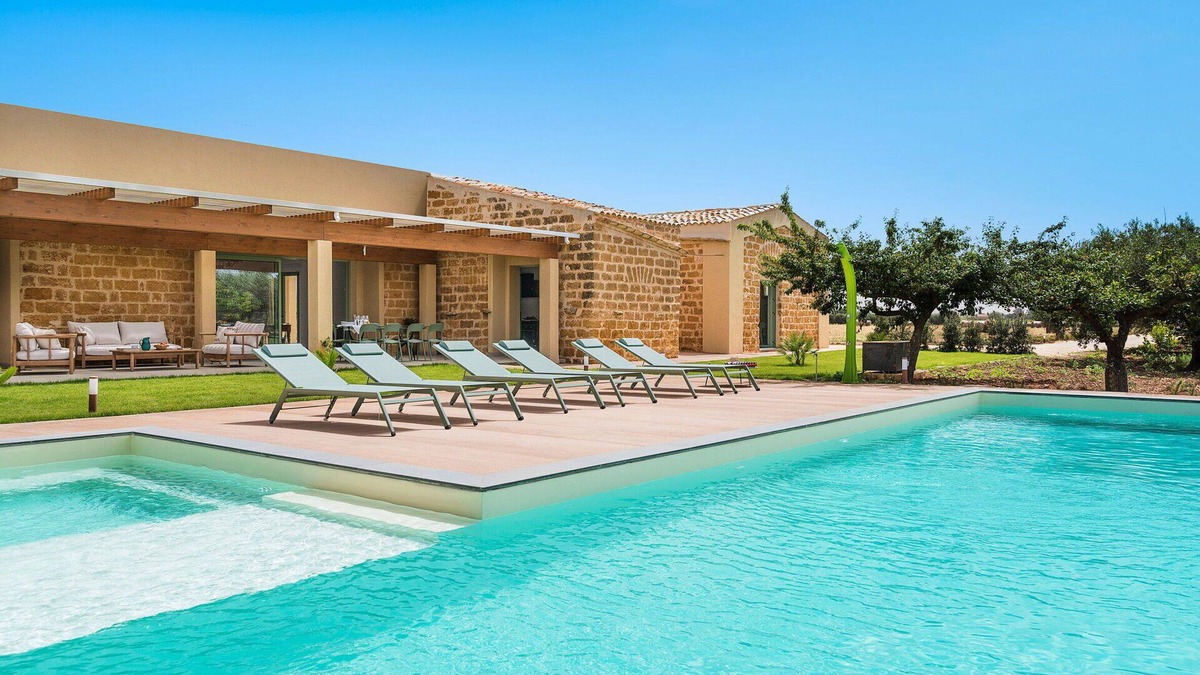 Menfi Villa | Villa with Pool and A/C in Sicily