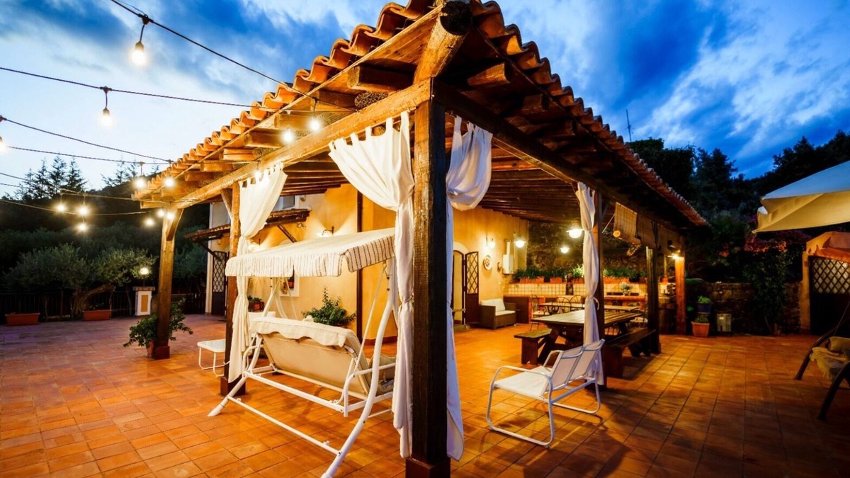 Fleri House | Villa with Pool and Forest, Smart Working and Relaxation