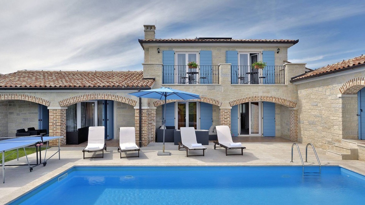 Medulin Cottage | Villa with pool for up to 10 people close to the beach located in Medulin