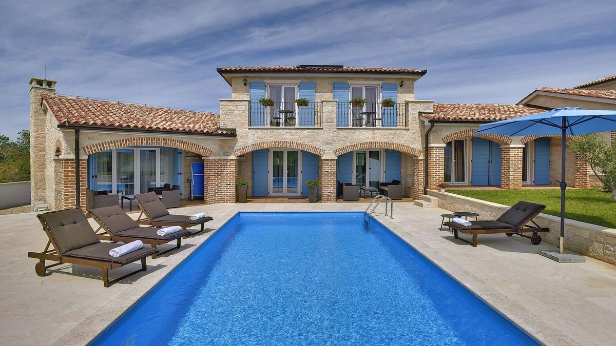 Medulin Cabin | Villa with pool for up to 10 people close to the beach located in Medulin