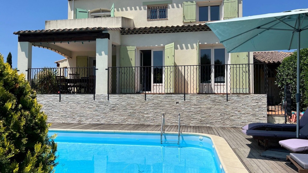 Castelnau-le-Lez Villa | Villa With Pool and Views Over Park in Quiet Area