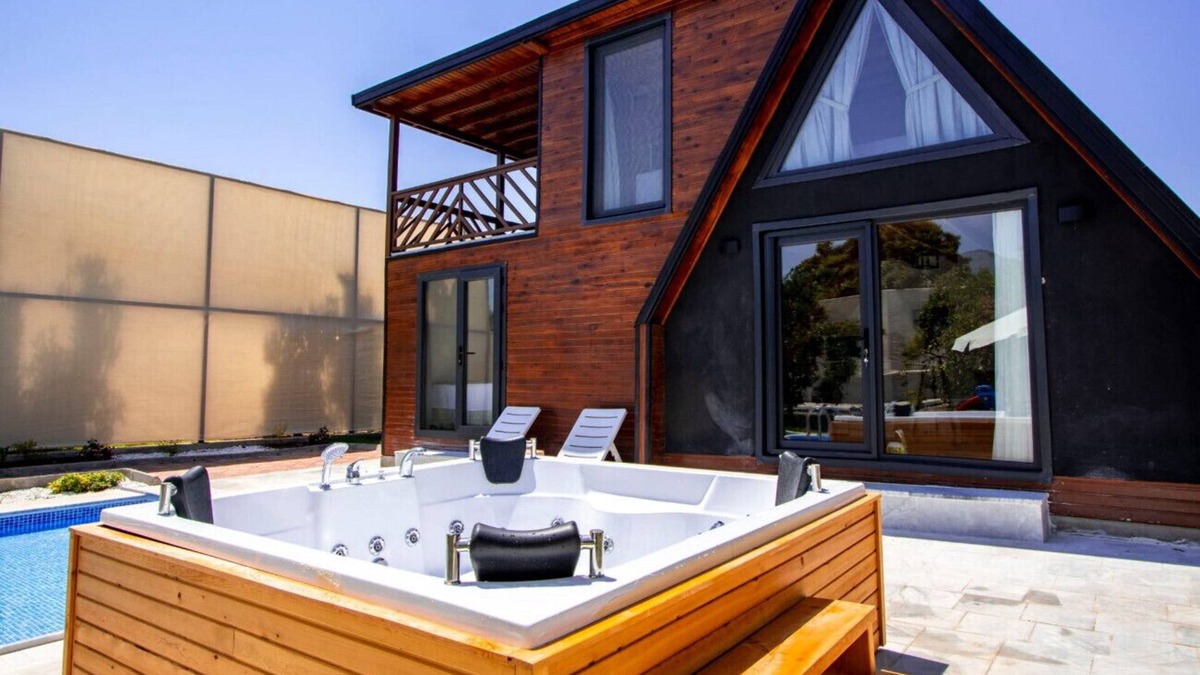 Fethiye Villa | Villa with Pool, Jacuzzi and Backyard in Inlice