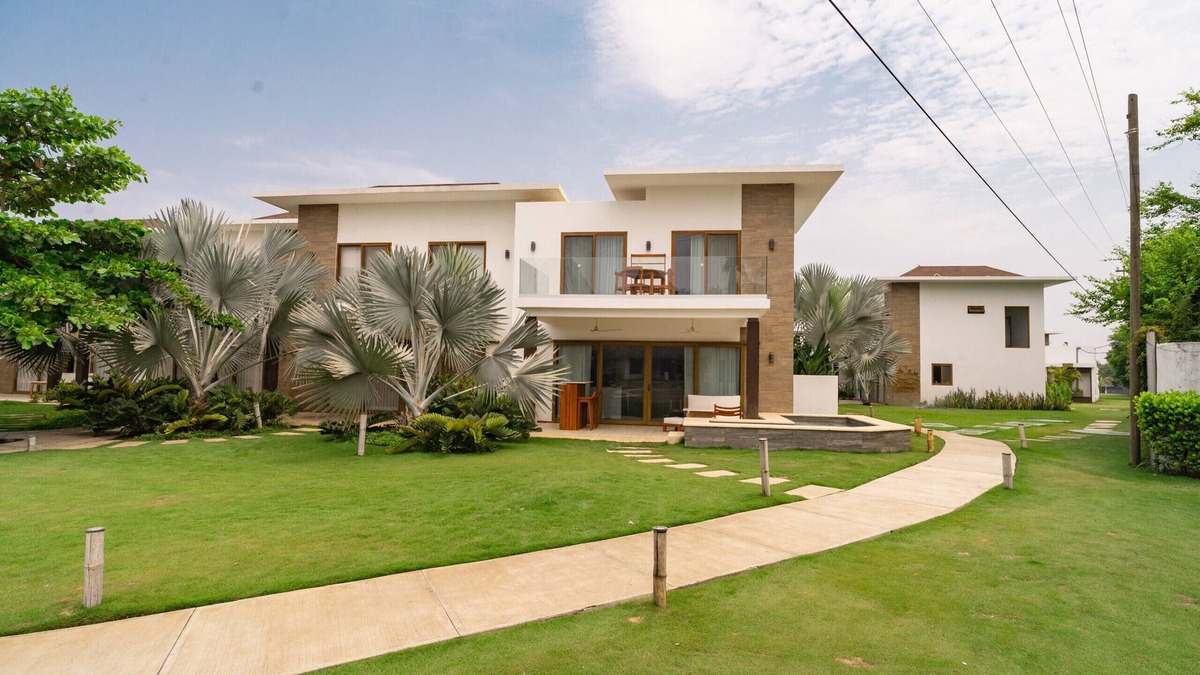 Monterrico Villa | Villa with Private Jacuzzi & breakfast included