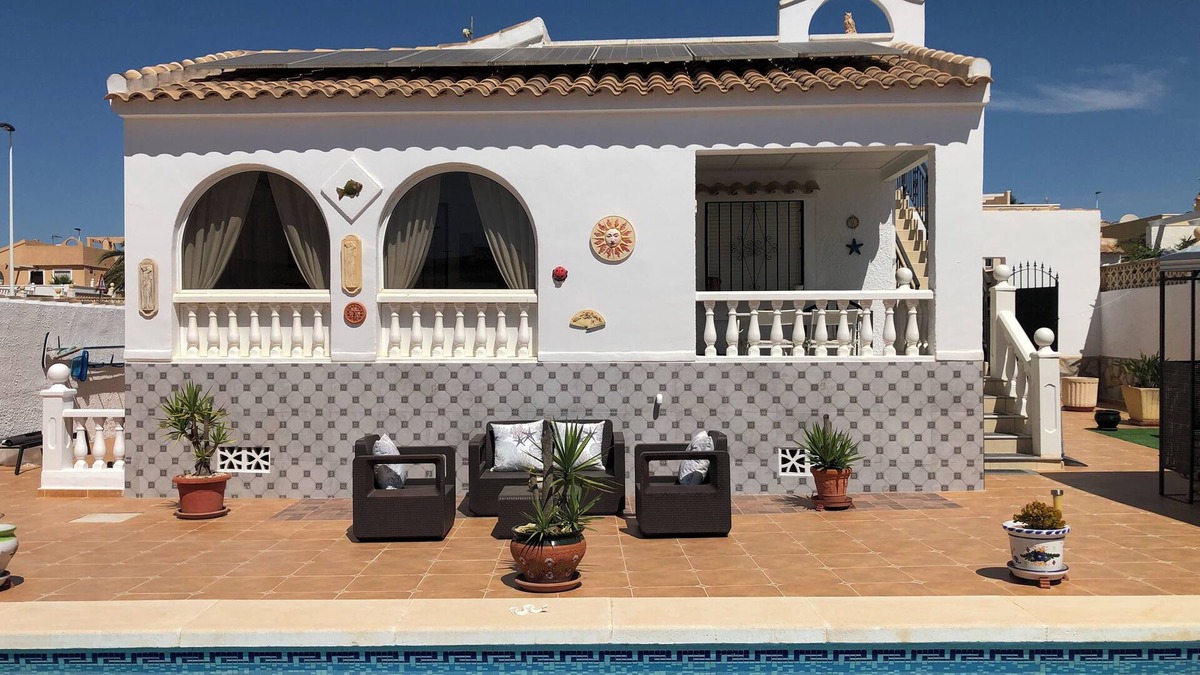 Mazarron Villa | Villa with private pool, enclosed garden, BBQ(plancha), solarium with mountain view