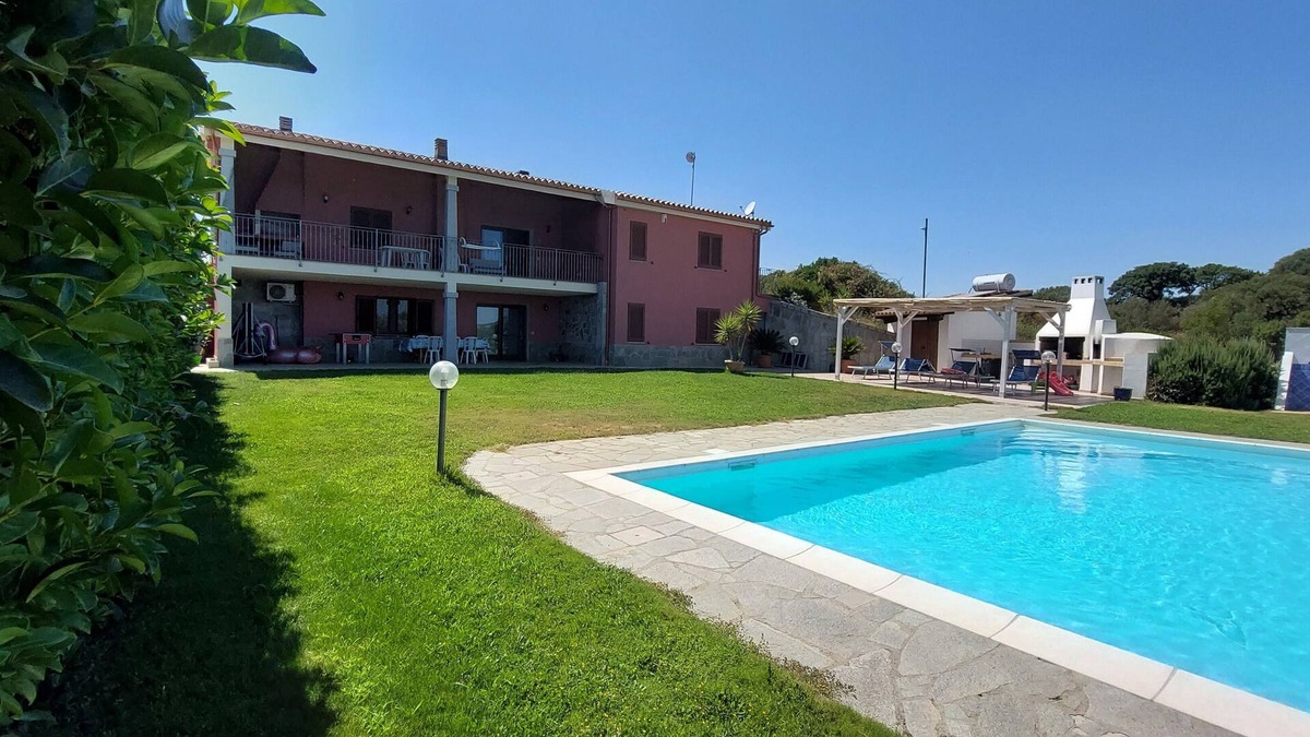 Aratena Villa | VILLA WITH PRIVATE POOL A FEW KILOMETERS FROM THE SEA