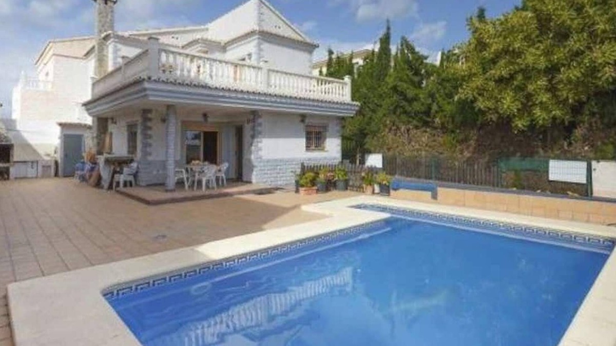 Grao de Gandia Ski Chalet | Villa with private pool in Gandía