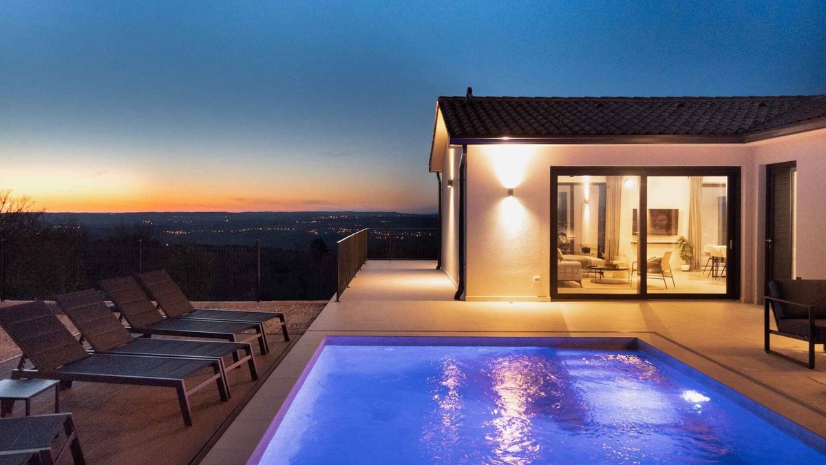 Bartici House | Villa with private pool, sauna and gym