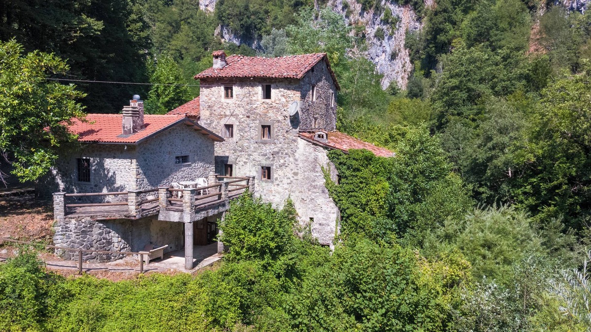 Fosciandora House | Villa with private pool and large garden
