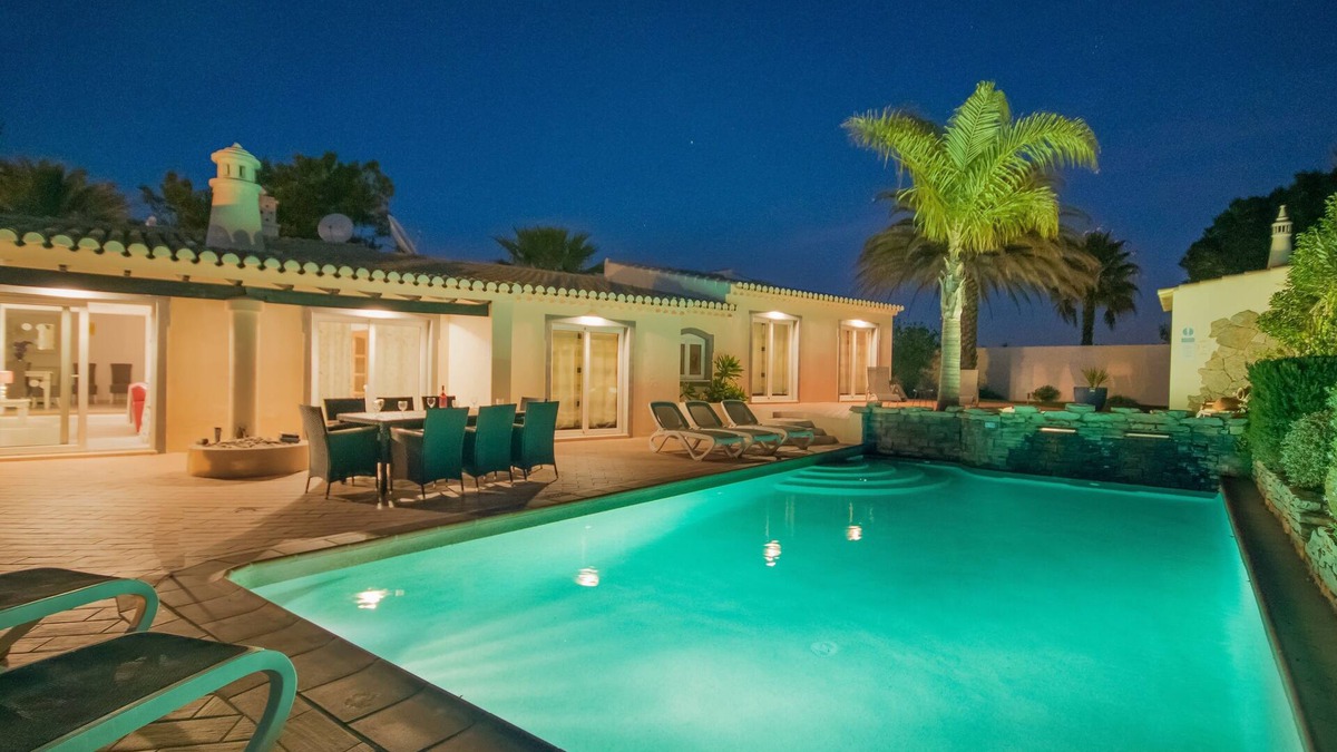 Vila do Bispo Villa | Villa with Private Pool, Fibre optic WIFI, Separate Children's Pool, Games room