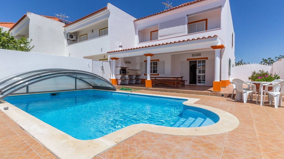 Manta Rota Ski Chalet | Villa with private pool and patio 800m from the beach by AlgarveManta (9V3)
