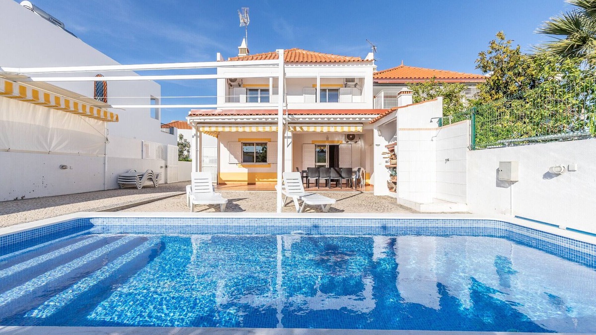 Manta Rota Ski Chalet | Villa with private pool by AlgarveManta (7v4)