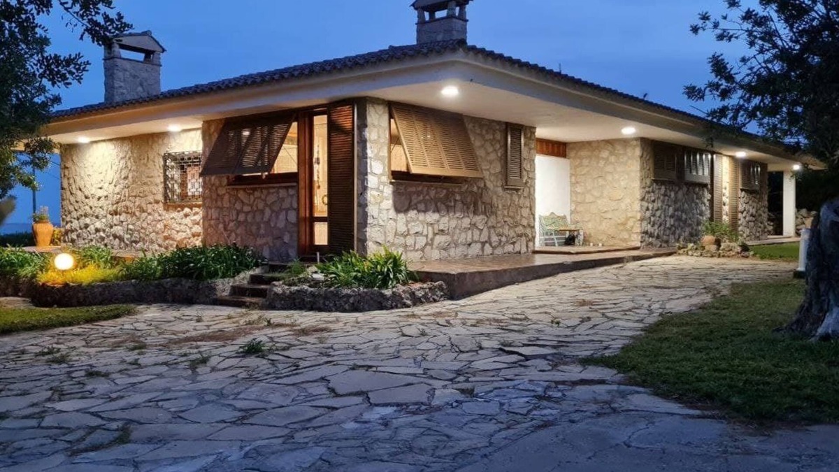 Alcanar Ski Chalet | Villa with sea views, direct access to the beach and extensive garden