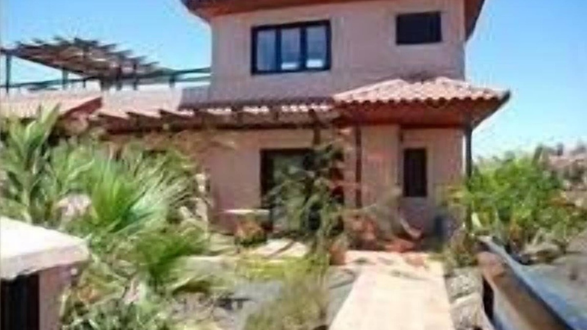 Majanicho Villa | Villa with Shared Pool and Stunning Views