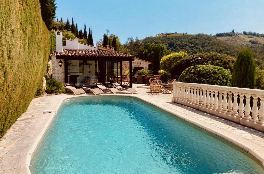 Auribeau-sur-Siagne Villa | Villa with spectacular views - Pool house with outdoor kitchen and pizza oven