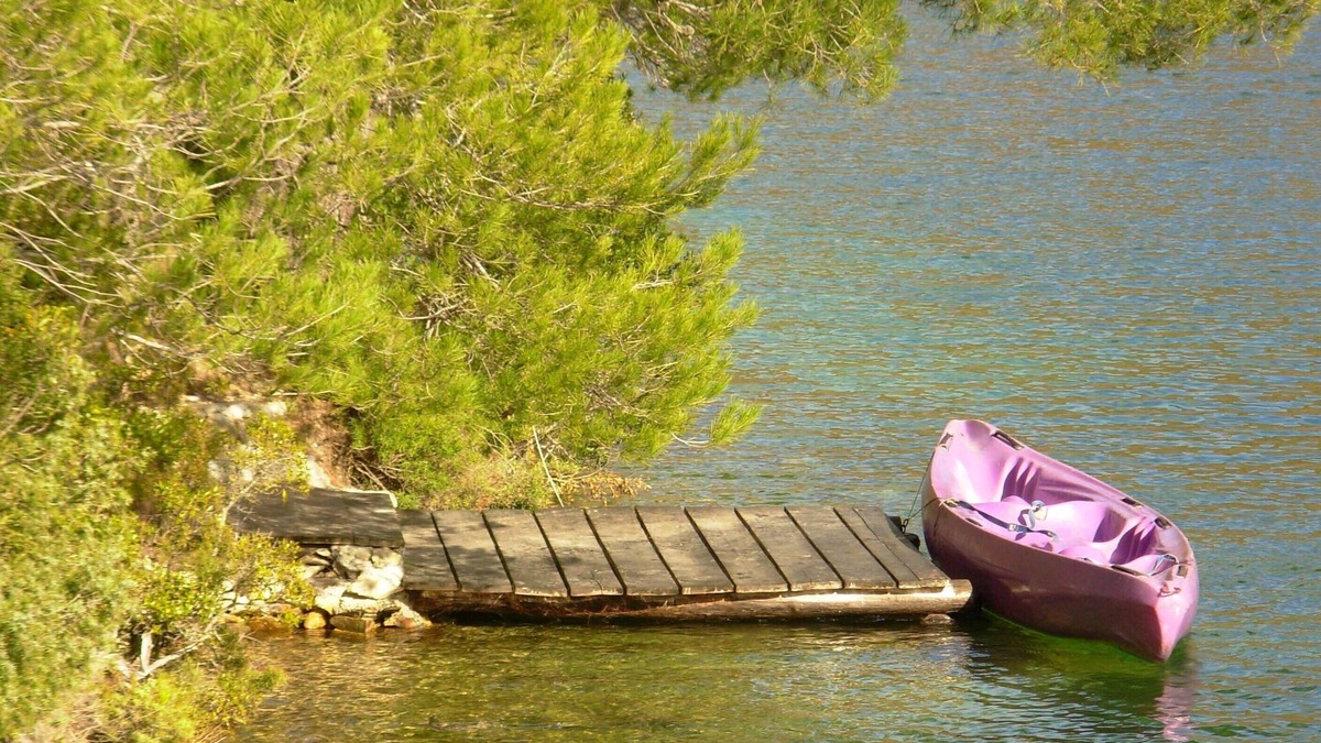 Saint-Julien Villa | VILLA with stunning views and private access to Lake Esparron de Verdon