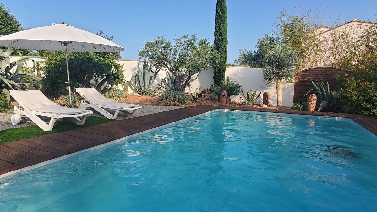 Argelliers Villa | Villa with swimming pool, relaxing under the olive trees