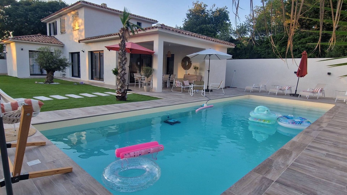Ventabren House | Villa with swimming pool and boule court