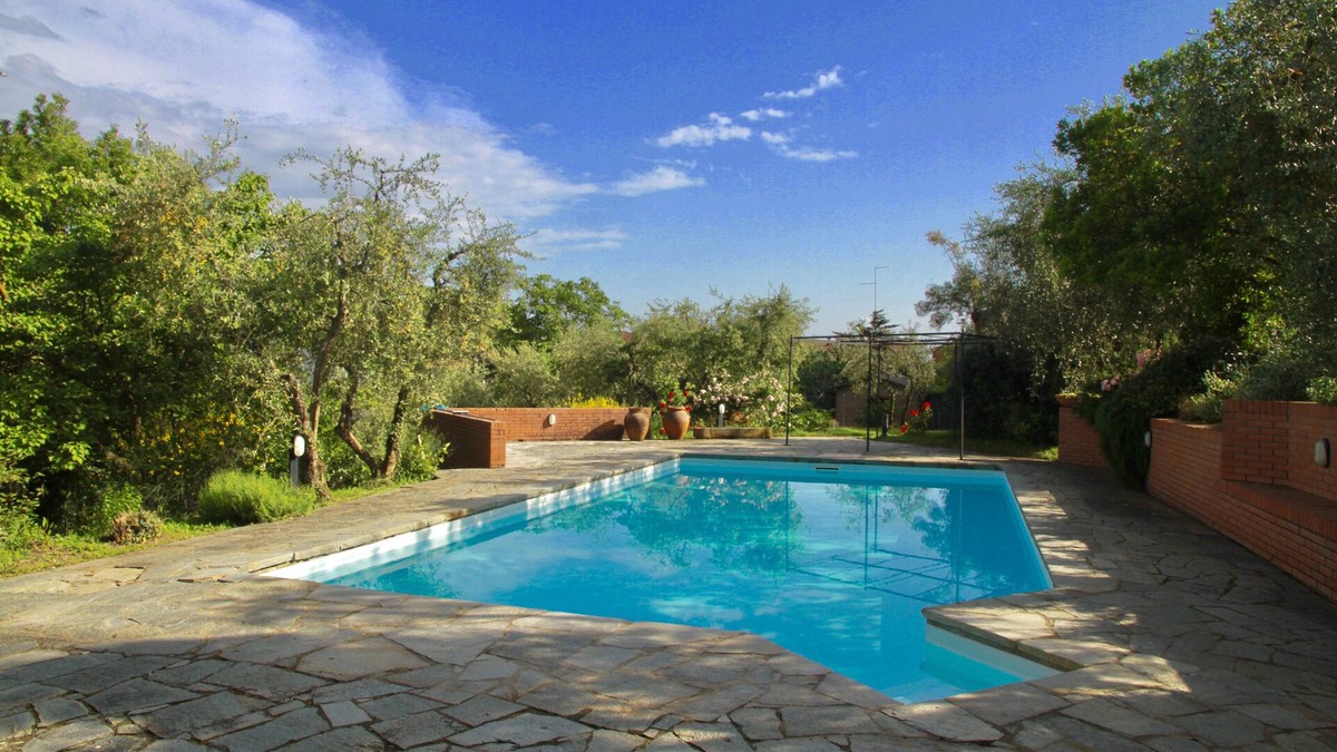 Lucignano House | villa with swimming pool in the countryside near the historic center