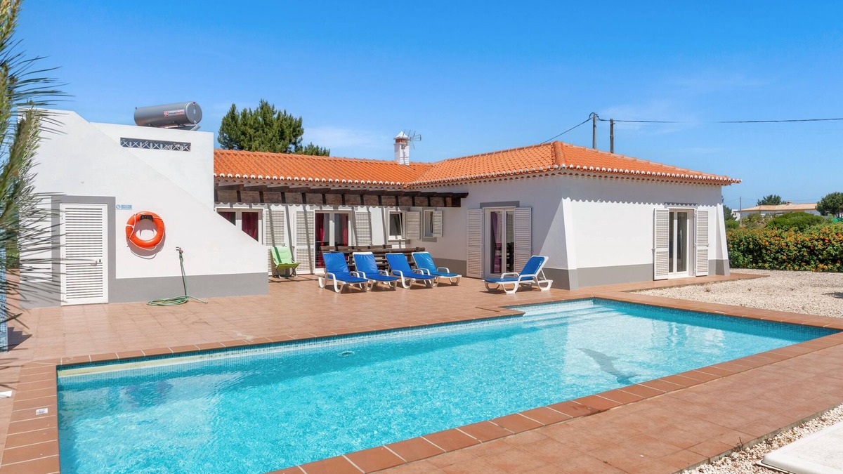 Aljezur House | Villa With Swimming Pool in Vale da Telha