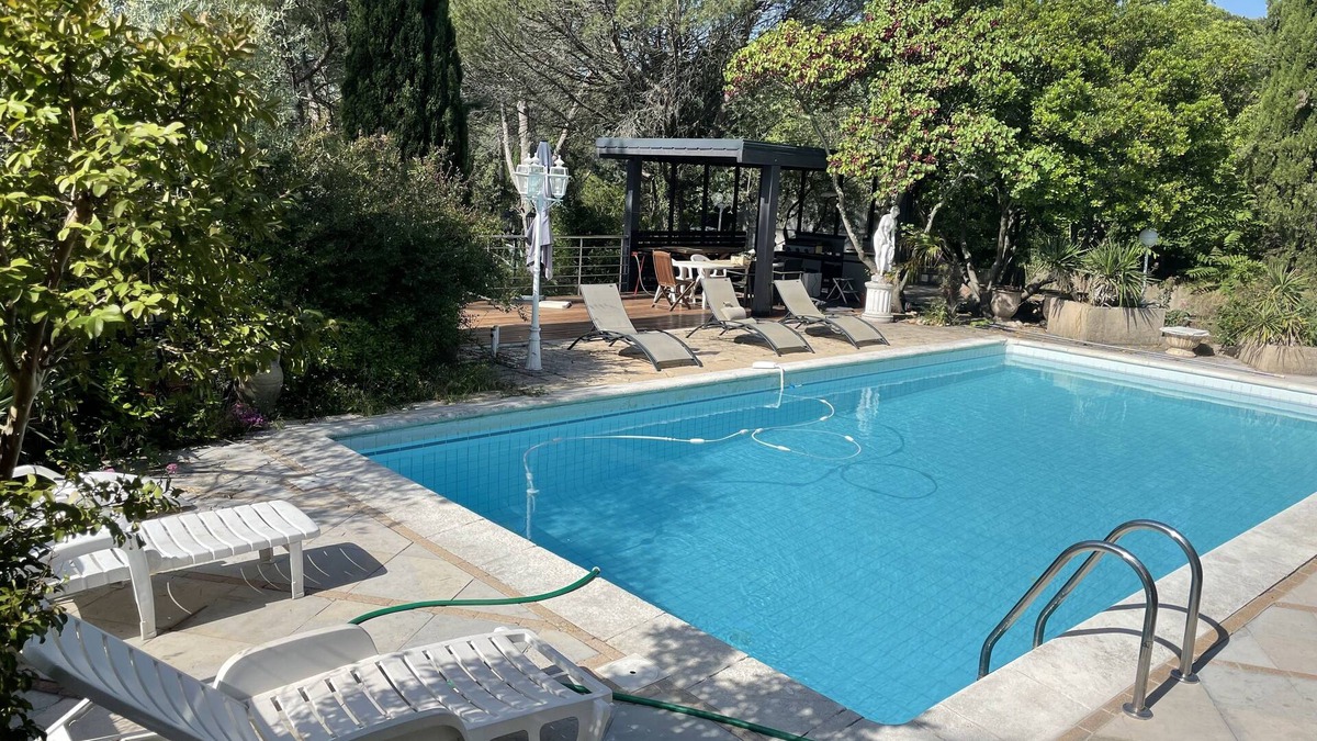 Les 3 Ponts Villa | Villa with swimming pool on the outskirts of Nîmes, 10 minutes from the Arena