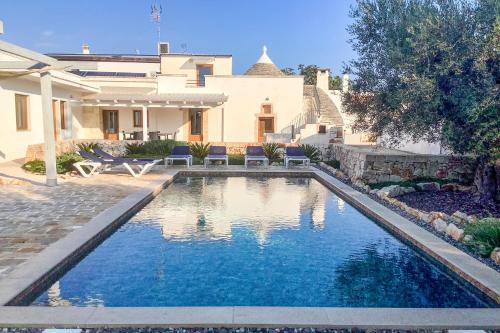 Alberobello House | Villa with Trullo and Pool, Alberobello