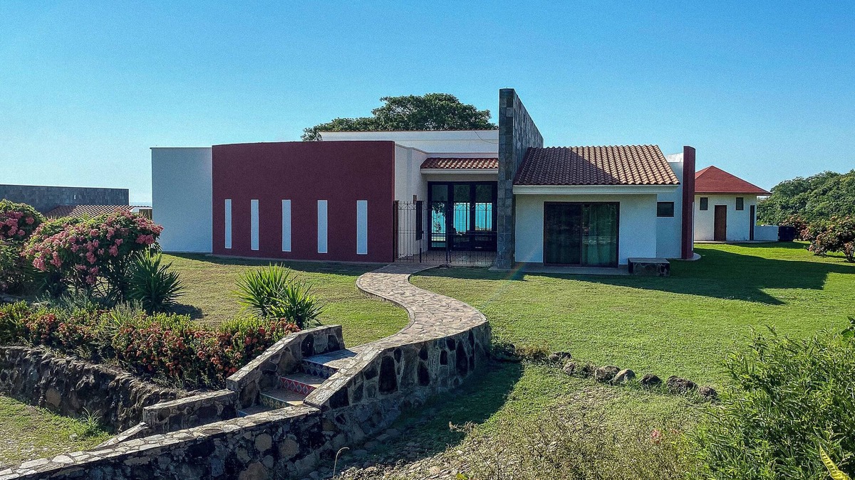 Santa Cruz Villa | Villa with wonderful ocean view and private pool, ideal for the whole family.
