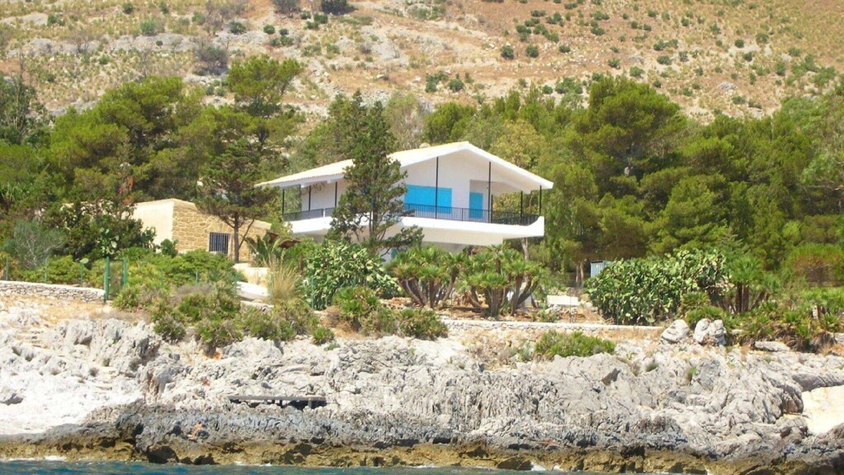 Zarbo di Mare House | VILLA ZARBO DI MARE ON THE ROCKS GROUND FLOOR