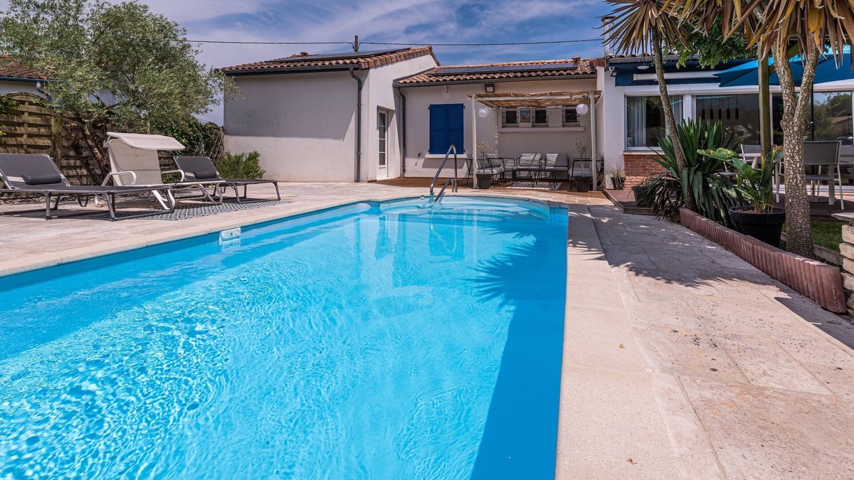 Fargues-Saint-Hilaire Villa | Villa Zenorya