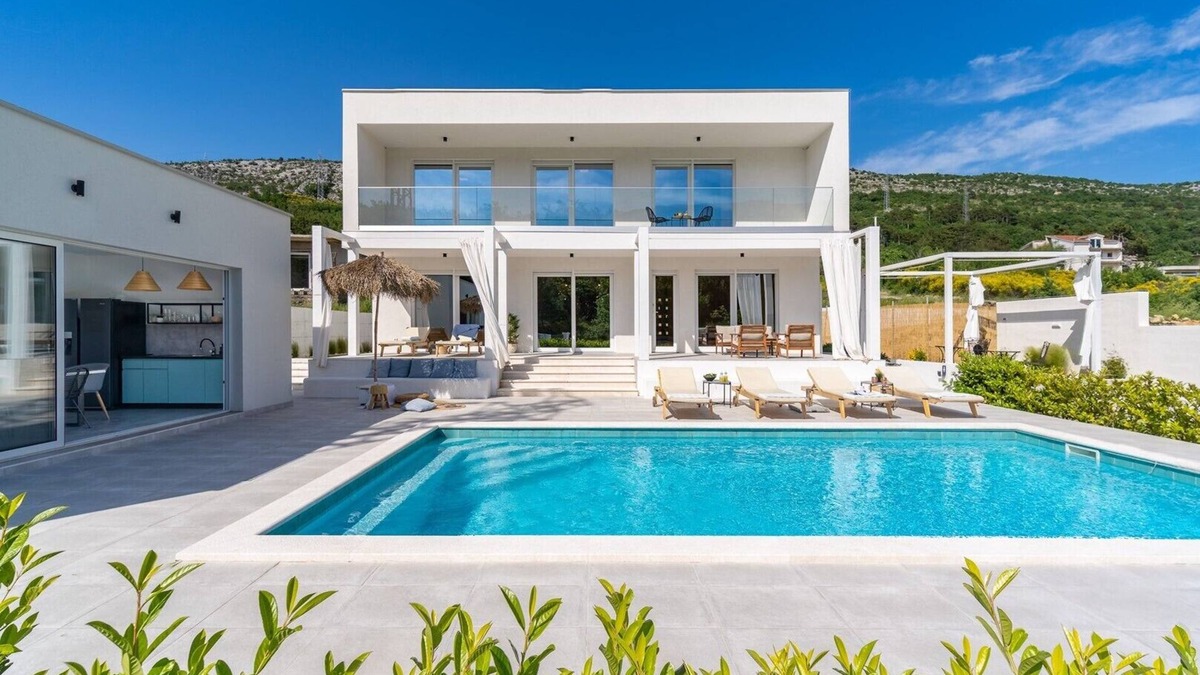 Tugare Villa | Villa Zen with private 32 sqm pool, summer kitchen, 7 km from the beach