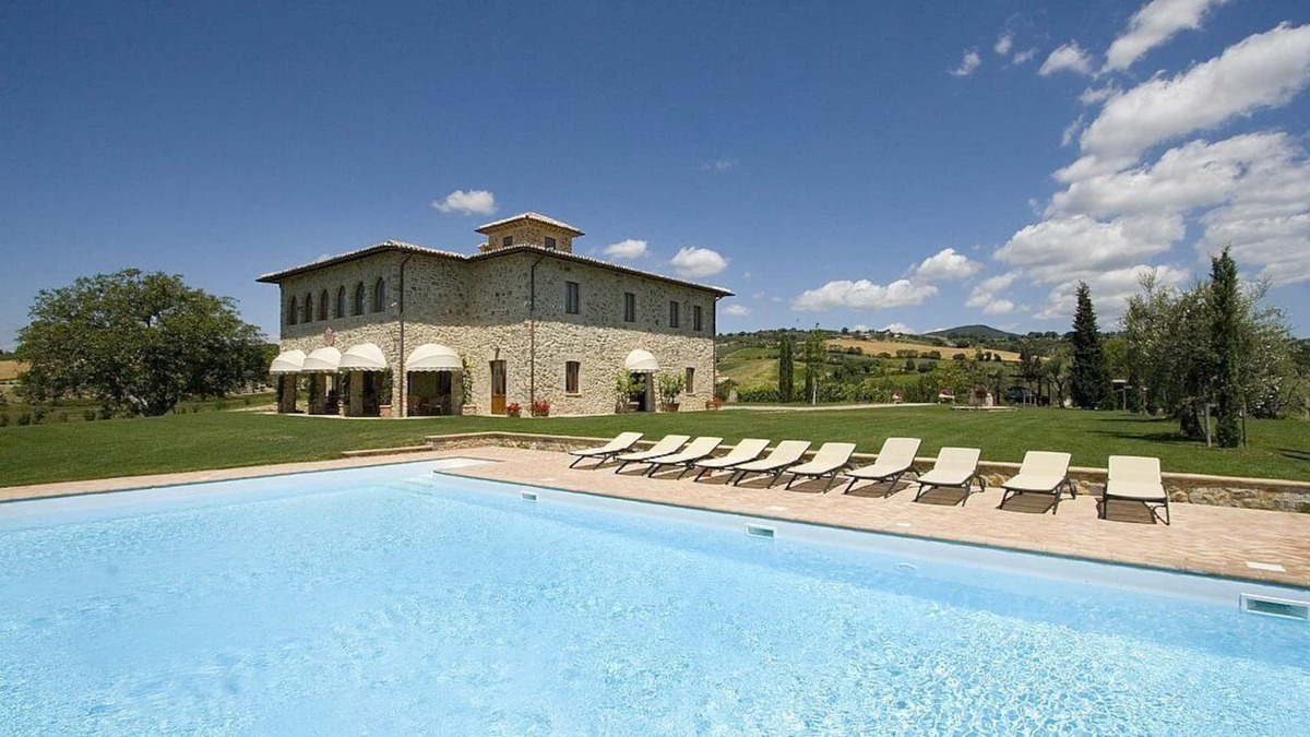 Corbara Villa | Villa Zenobia: An elegant two-story villa surrounded by vineyards and olive groves, with Free WI-FI.