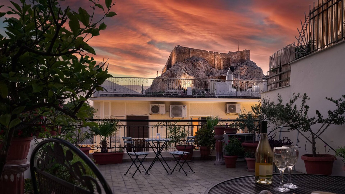 Plaka Villa | ViLLA127: Three Bedroom Apartment with Acropolis View