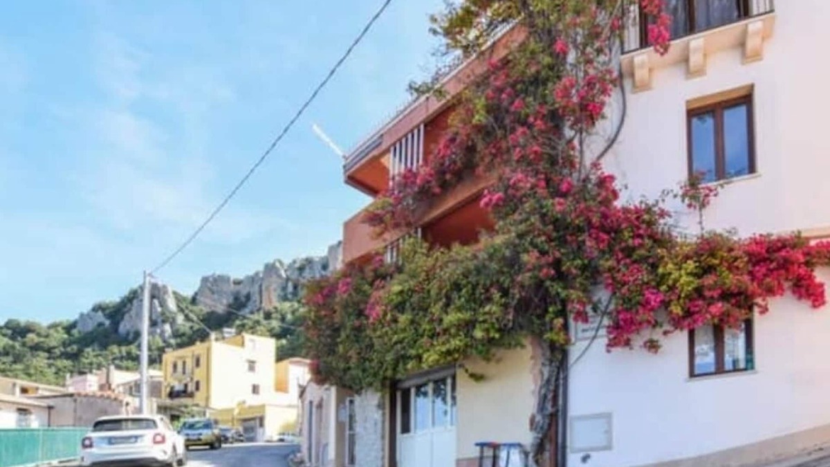Baunei Apartment | Villafiore. Large bright panoramic sea/mountain apartment 3rd floor.