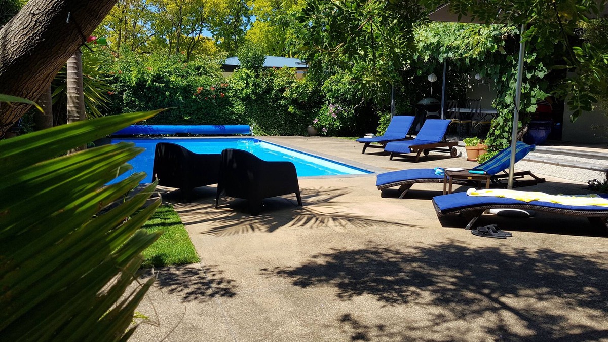 Anderson Park Apartment | Village Apartment, just steps from shops, cafes, bars and restaurants