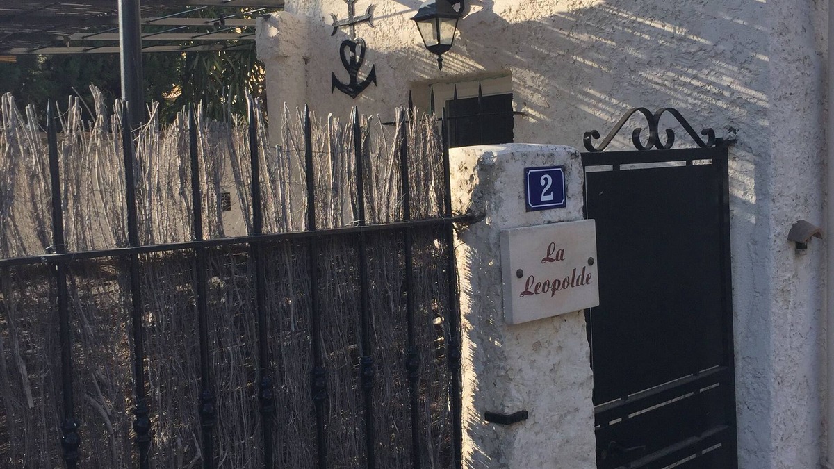 Maillane House | Village house, BBQ, terrace, arbor, near Avignon, St Rémy de Pce