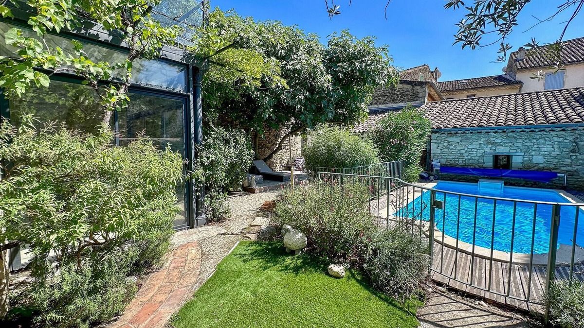 Grignan Ski Chalet | Village house with private pool, Grignan – Drôme Provençale