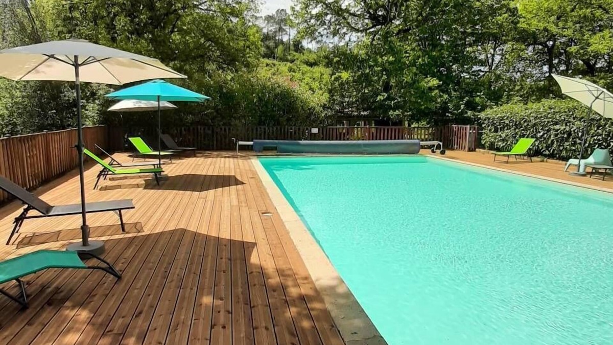Calviac-en-Perigord House | Village of 10 cottages with heated outdoor swimming pool, restaurant on 1 hectare of land